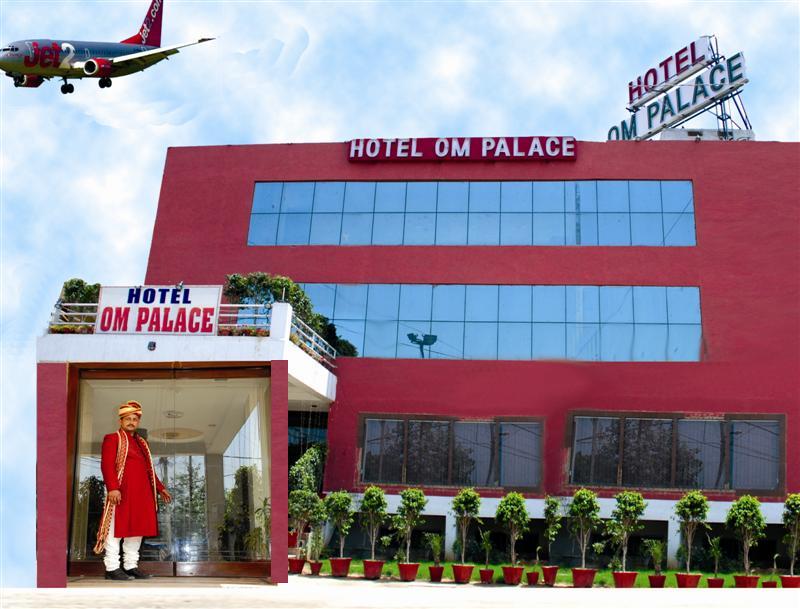 Conference Hall Services in Delhi
